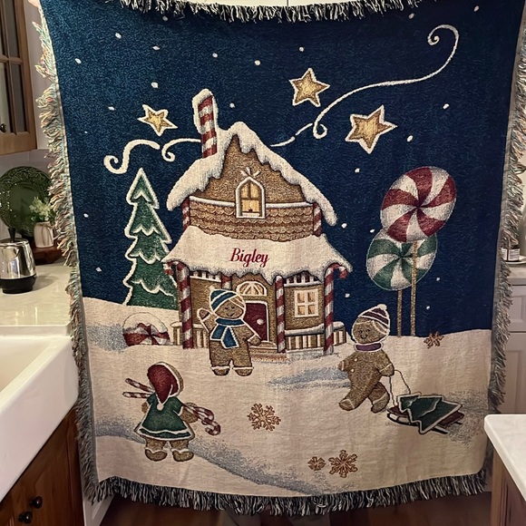 Christmas Cotton Throw Wall Tapestry 54” x 60”.  Gingerbread Men holiday - Picture 1 of 3